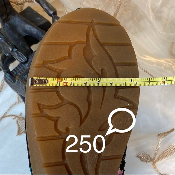 Slip On Sandal w/ floral Asian style embroidery. MM/CN/KR Sz 250 US/CA 7.5-8.5? - Picture 5 of 11